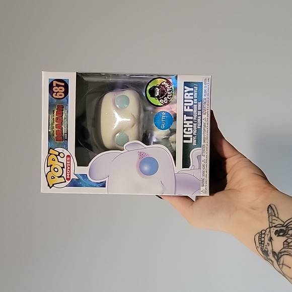 Glitter Lightfury Funko - Picture 1 of 3